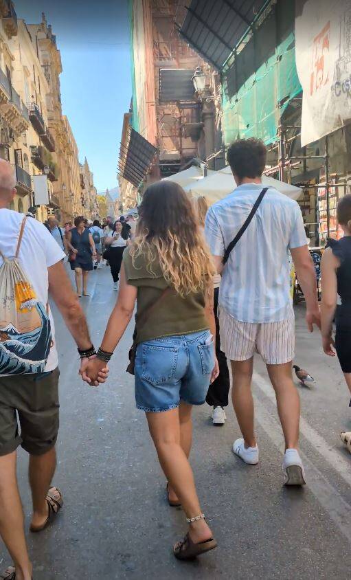 Chaotic crowds on the streets of Palermo