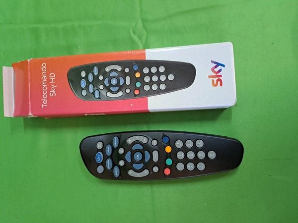 MANDO A DISTANCIA SKY