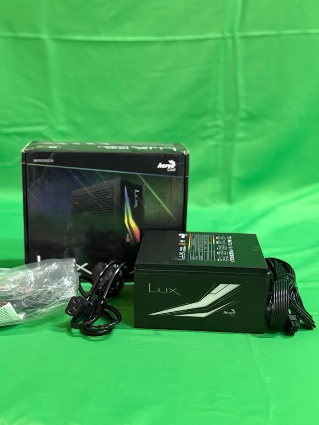 FUENTE DE ALIMENTACIÓN AEROCOOL LUX