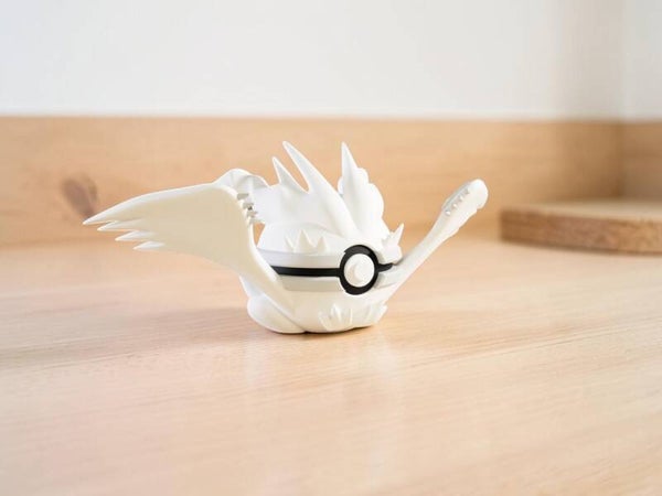 #0643 Pokeball Reshiram