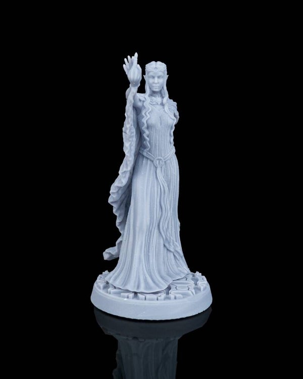 Valyra, The White Lady – Hero – Échelle 32 mm