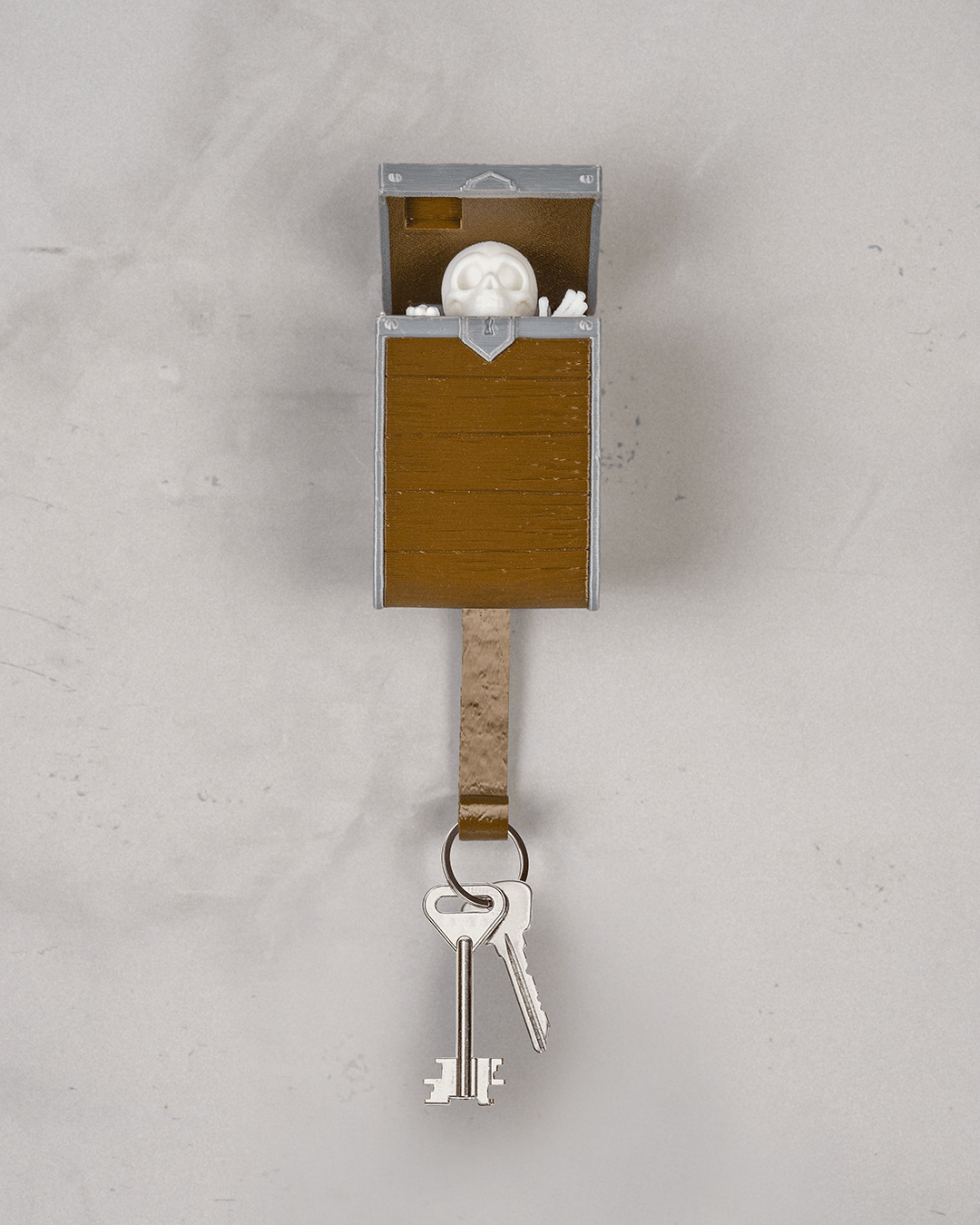 Surprise Hanger – Dead Chest