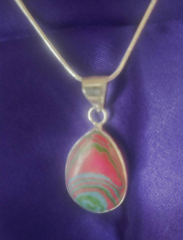 RAINBOW CALSILICA PENDANT VERY FEMININE