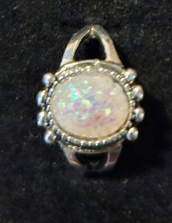 ALL NATURAL ETHIOPIAN OPAL RLING STERLING SILVER RING US SIZE 8USA SIZE IS.