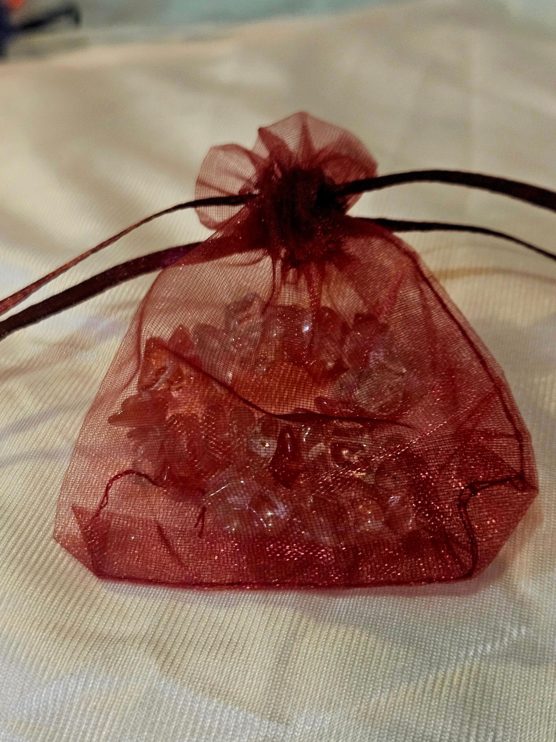 NATURAL ROSE AND CLEAR QUARTZ CHIP BRACELET ELASTIC BAND ONE SIZE