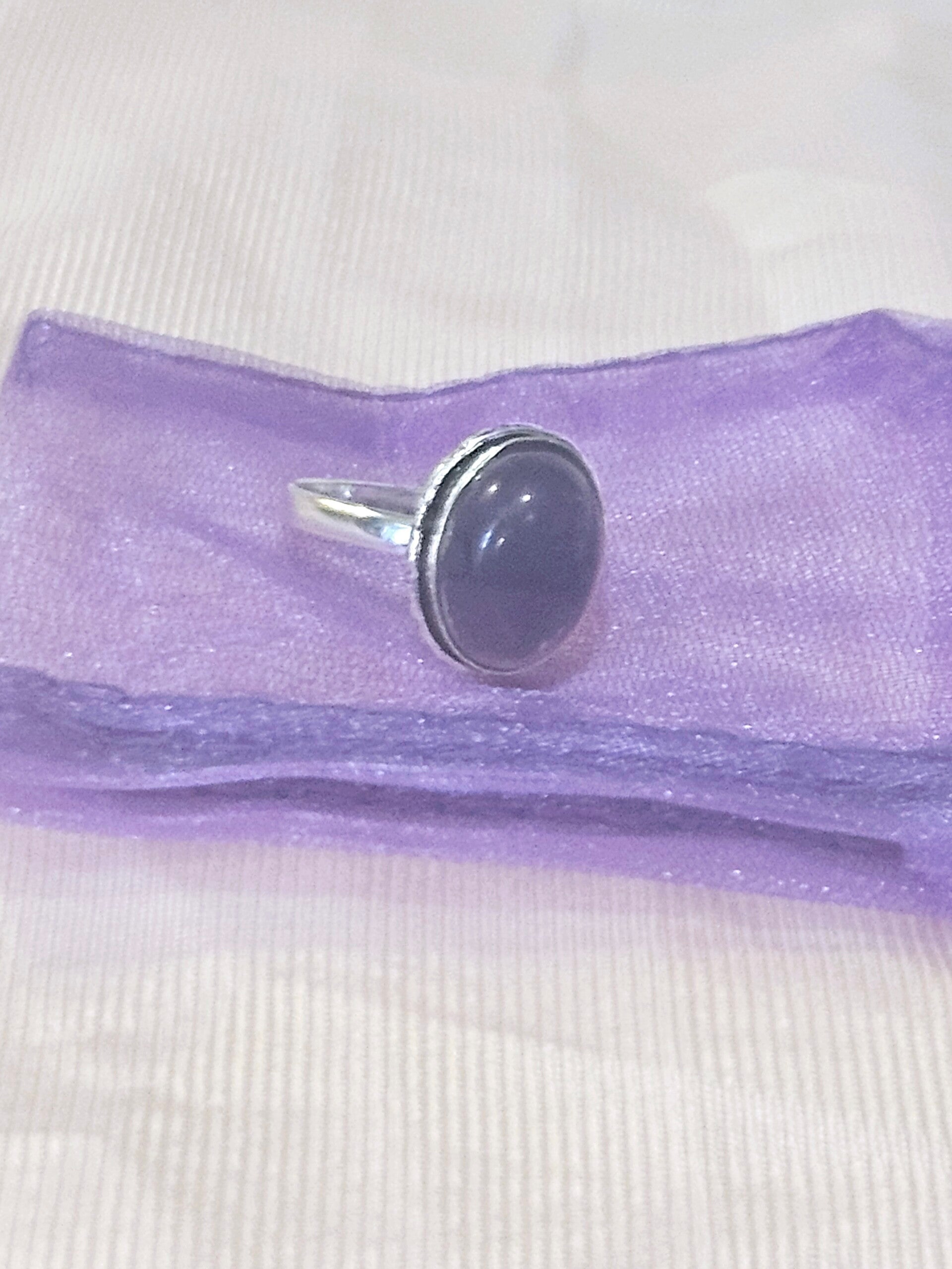 NATURAL AMETHYST STERLING SILVER RING US SIZE 9