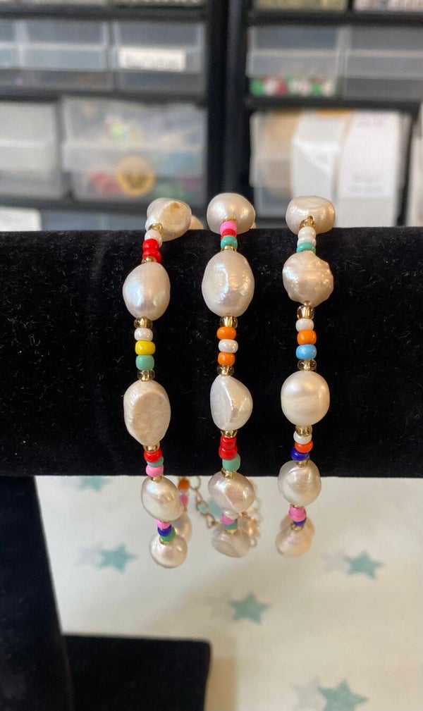 The pearl bracelet’s