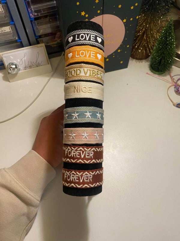 Woven armbandjes