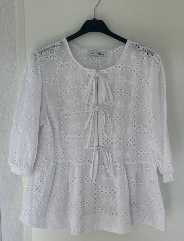 Bow blouse white
