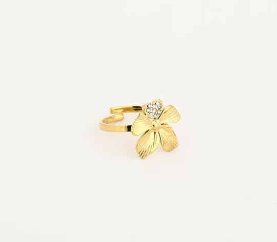 Flower diamond ring
