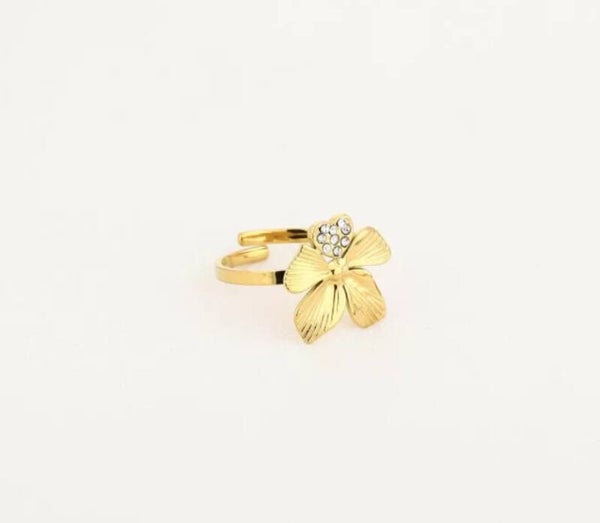 Flower diamond ring