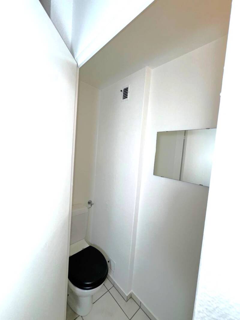 b408d6bc-77d8-49c0-aede-c8757ea8ce2a-standard.jpg