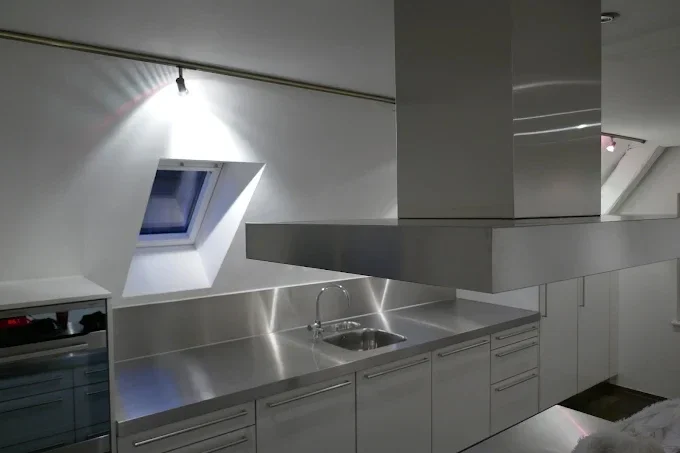 Malerarbeiten 06 Küche weiss Streichen bis 15 m2 Bodenfläche *Inklusive Material