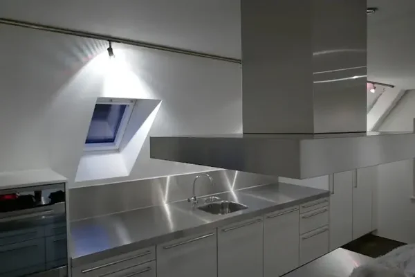 Malerarbeiten 06 Küche weiss Streichen bis 15 m2 Bodenfläche *Inklusive Material