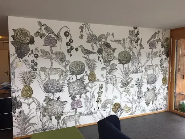 Eine Wand nach Wahl bis 12 qm Tapezieren lassen