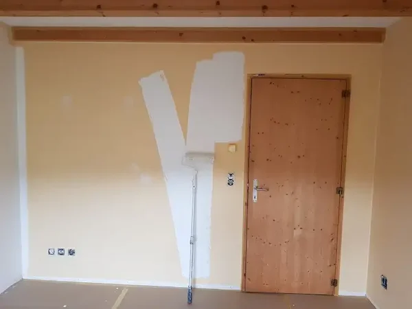 Wand Weiss streichen lassen bis 12 m2