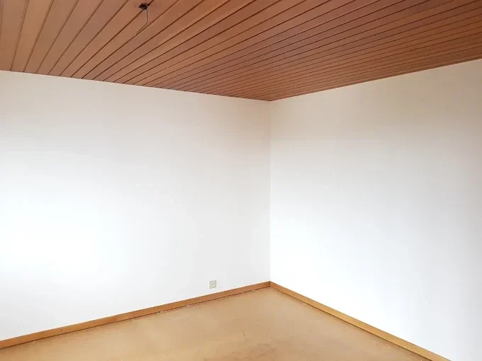 Malerarbeiten 05 Zimmer weiss Streichen mit 25 - 30 m2 Bodenfläche *Inklusive Material