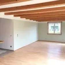 4,5-Zimmer-Wohnung streichen mit farbigen Akzenten Zumikon ZH – Maler Mathias