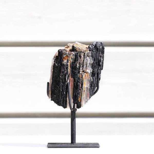 Zwarte Toermalijn / Mica Op Standaard