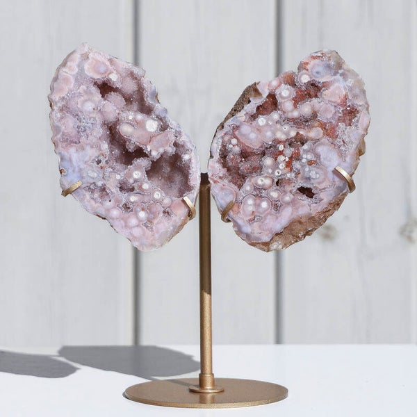 Roze Chalcedoon Vleugels Op Standaard #356k