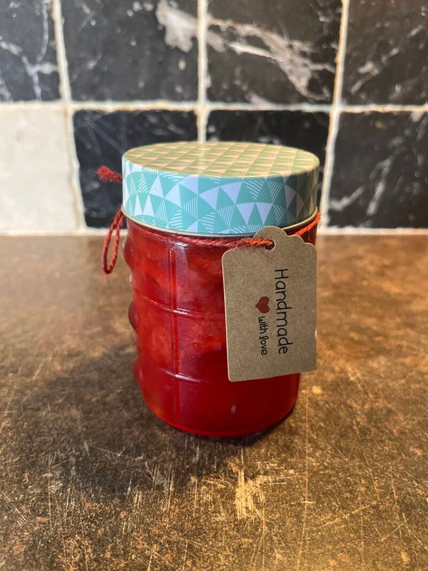 Huisgemaakte aardbeienjam
