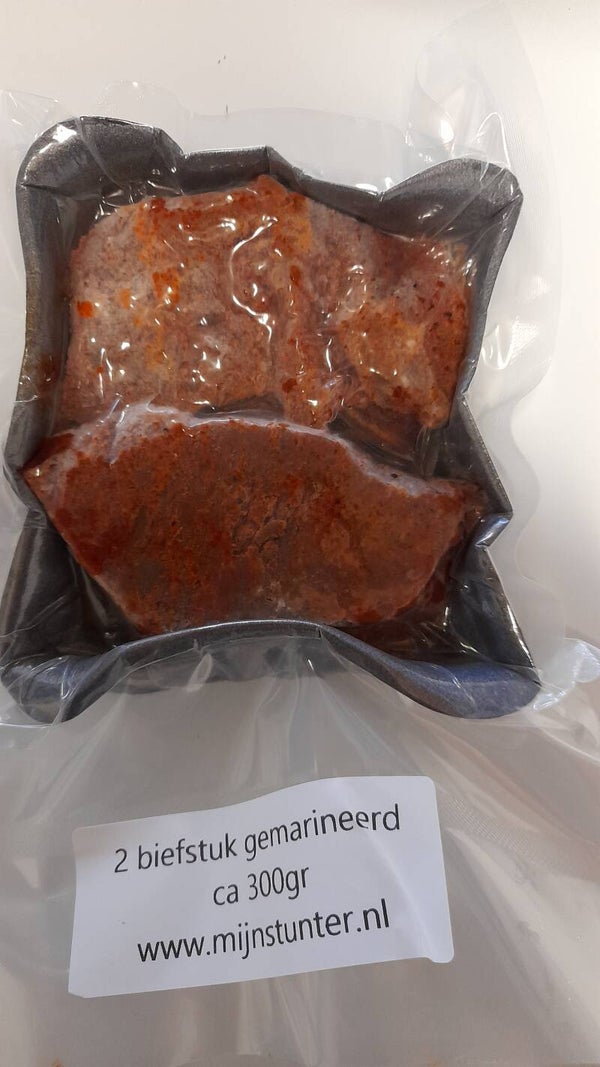 2 biefstukken gemarineerd ca 300gr