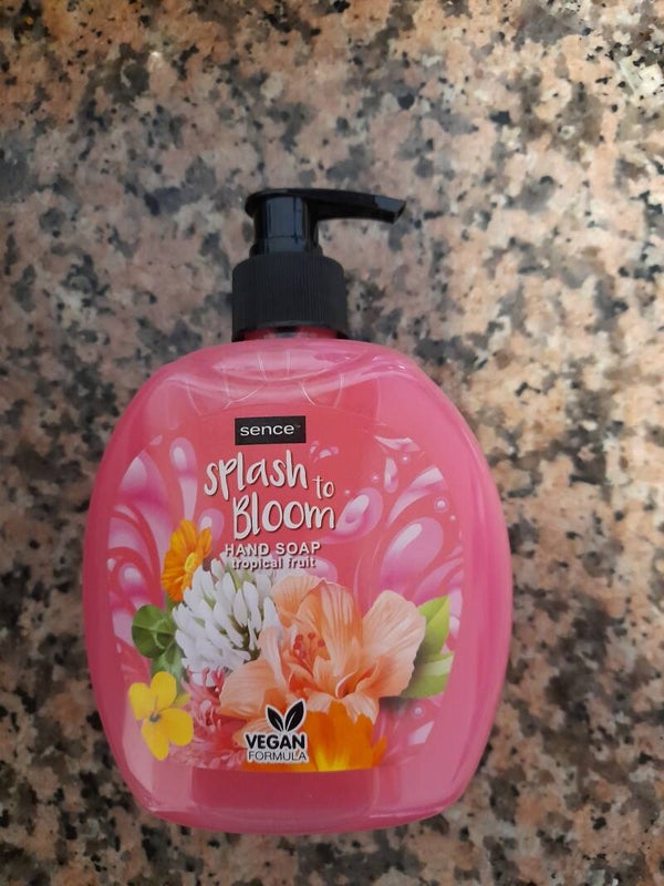Splash to bloom hand zeep tropical fruit