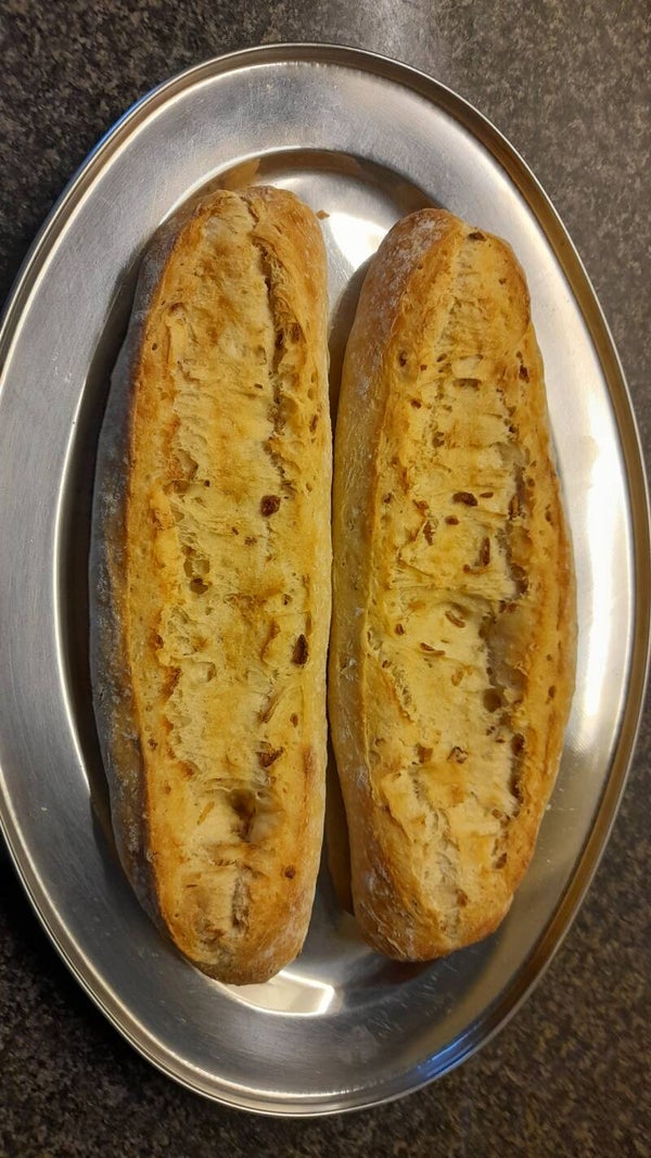 2 Stokbroden met ui ca 240gr p.s. + 2 gratis op is op