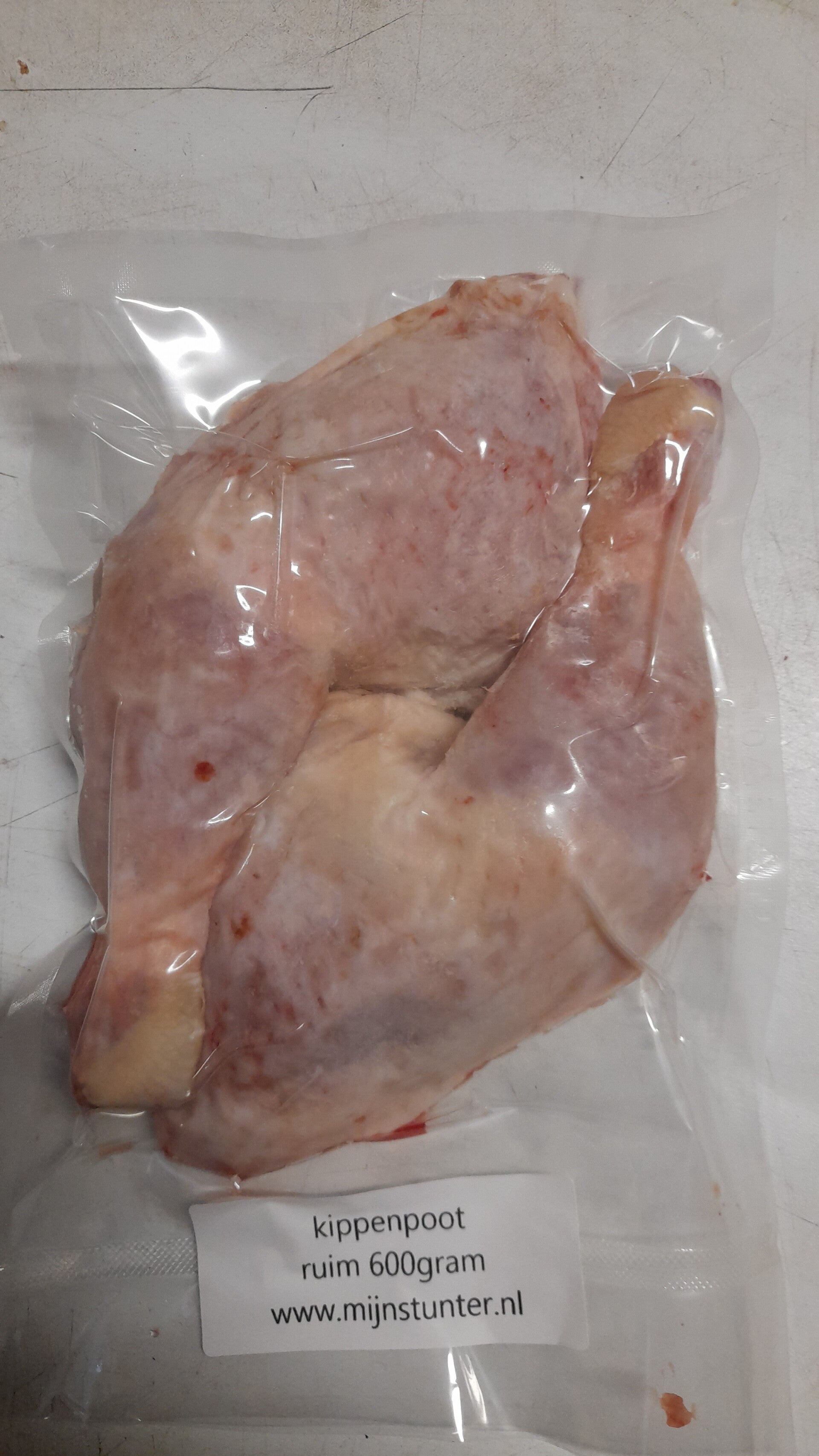 2 kippenpoten ruim 600gram