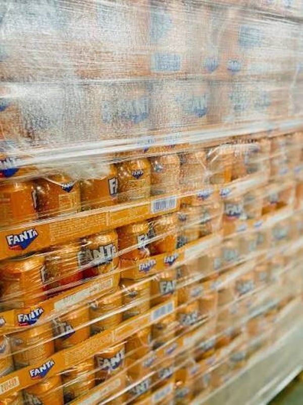 10 treeen Fanta 240 blikjes geen statiegeld