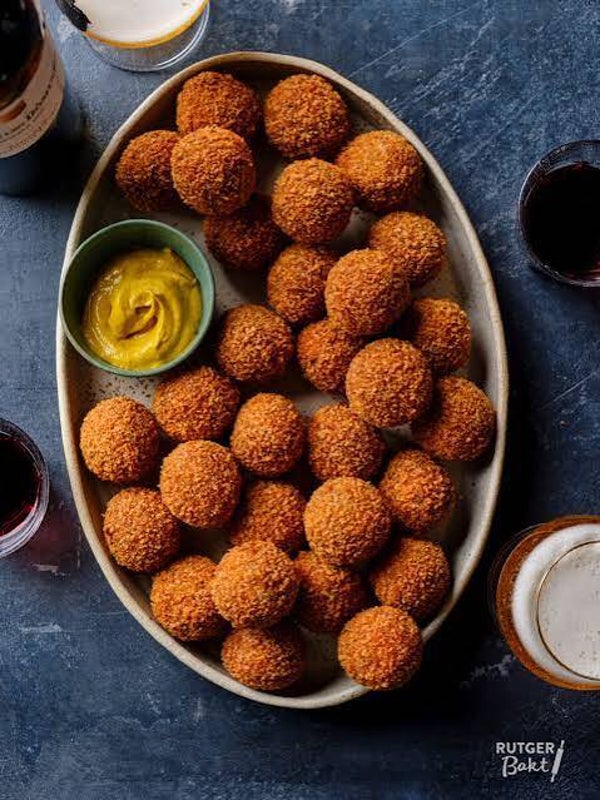 1kg bitterballen actie tot en met 1 maart