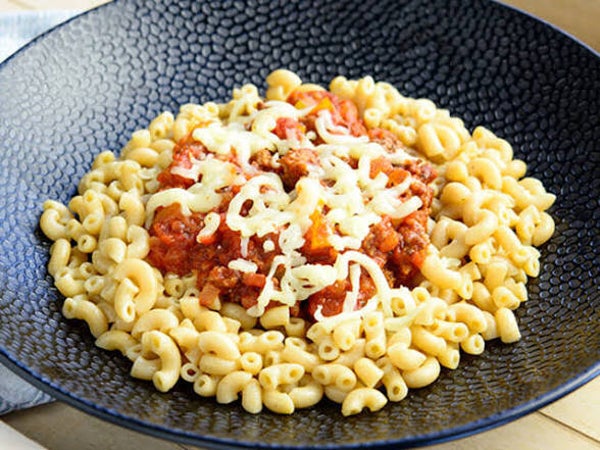 Macaroni bolognese