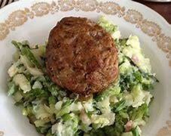 Boerenkoolstamppot ca 400gr met gehaktbal in jus