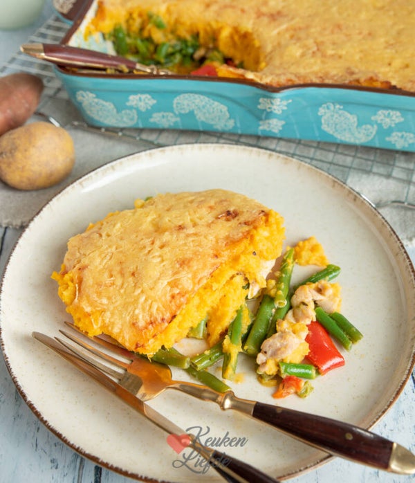 Kip boontjes ovenschotel met jachtsaus