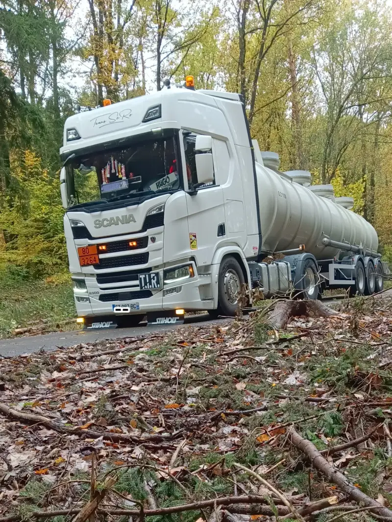 teamtsr68-adrtanker-adrtankliner-scania-autumn-routierfran-ais-jeuneroutier-newschool-standard.webp