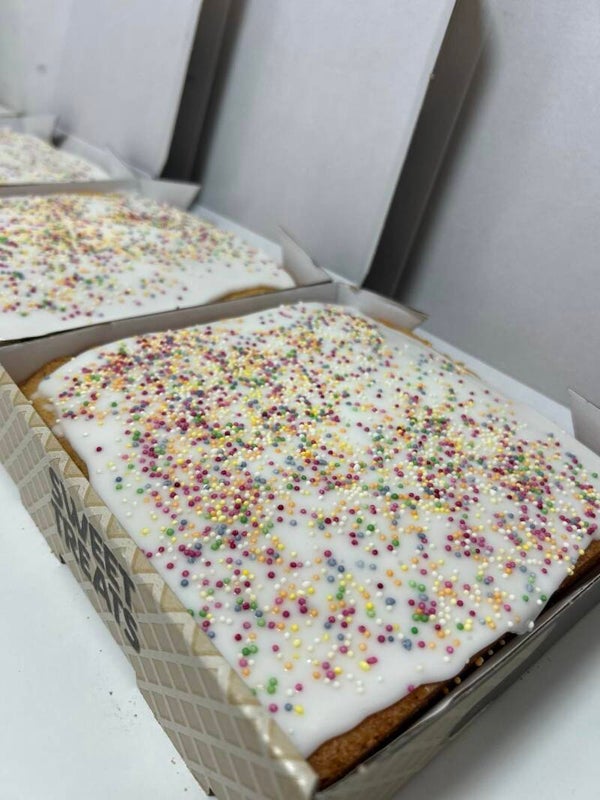 7 inch Tray Bakes Choose your flavour