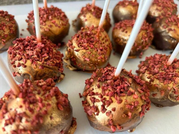 Strawberry Gold Cake Pops