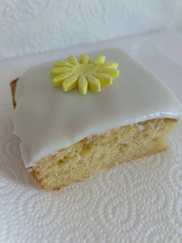 Lemon Drizzle Slice