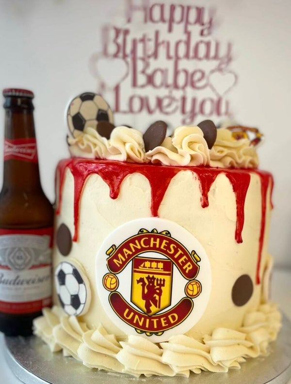 Manchester United drip cake