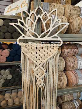 lotus met macrame