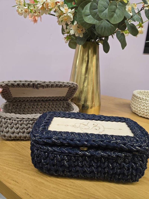 Gehaakte mand met klepdeksel