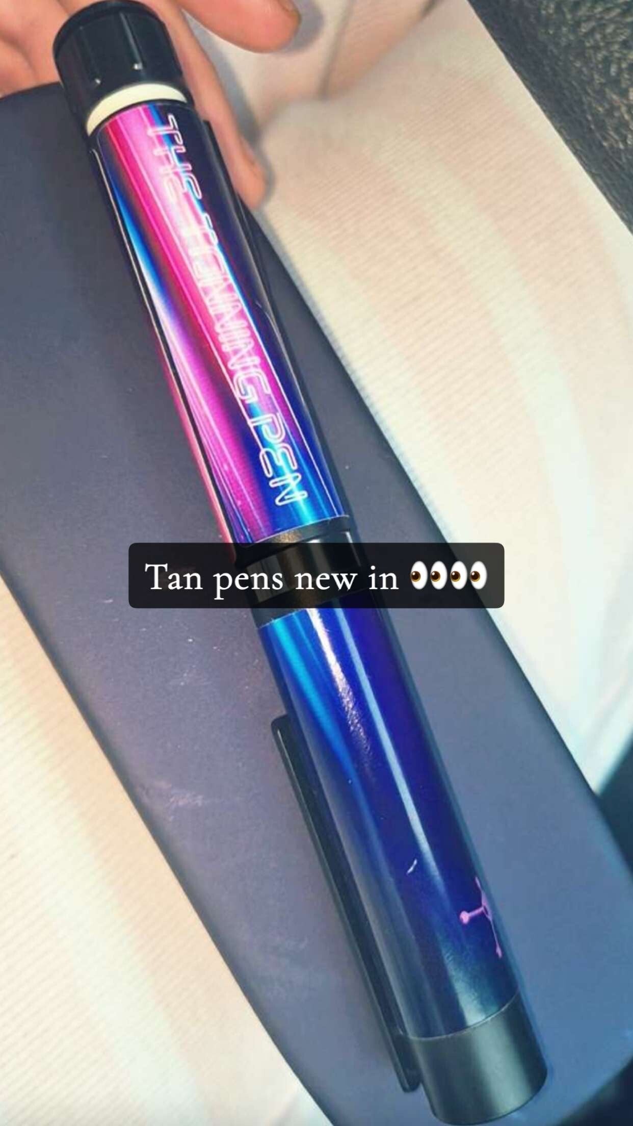 Tan pens