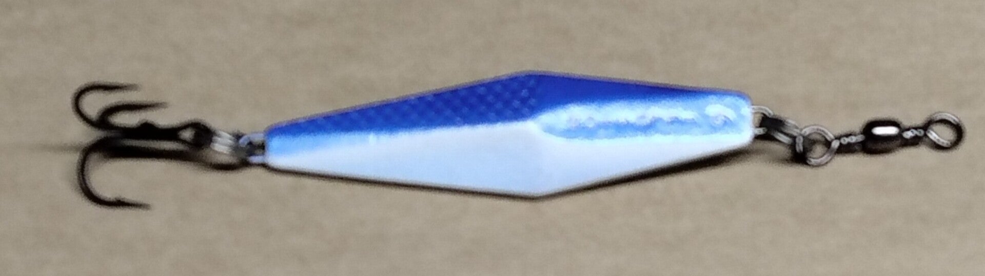 boat jig blue white 74gms with swival