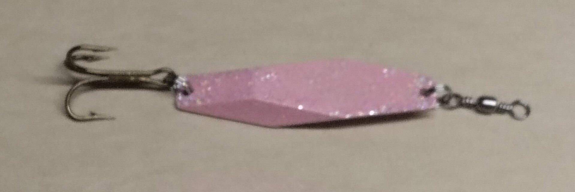 boat lure speckled pink 88gms