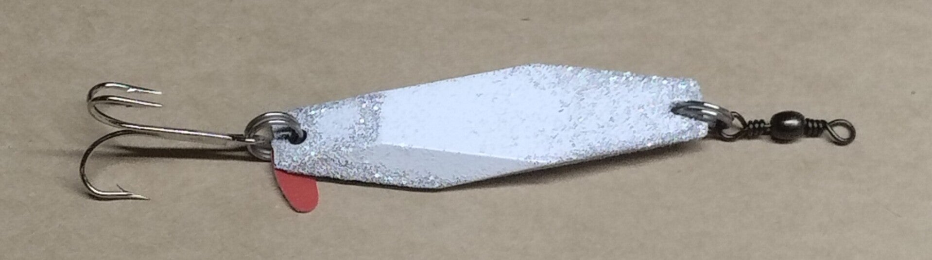 boat lure speckled white 76gms
