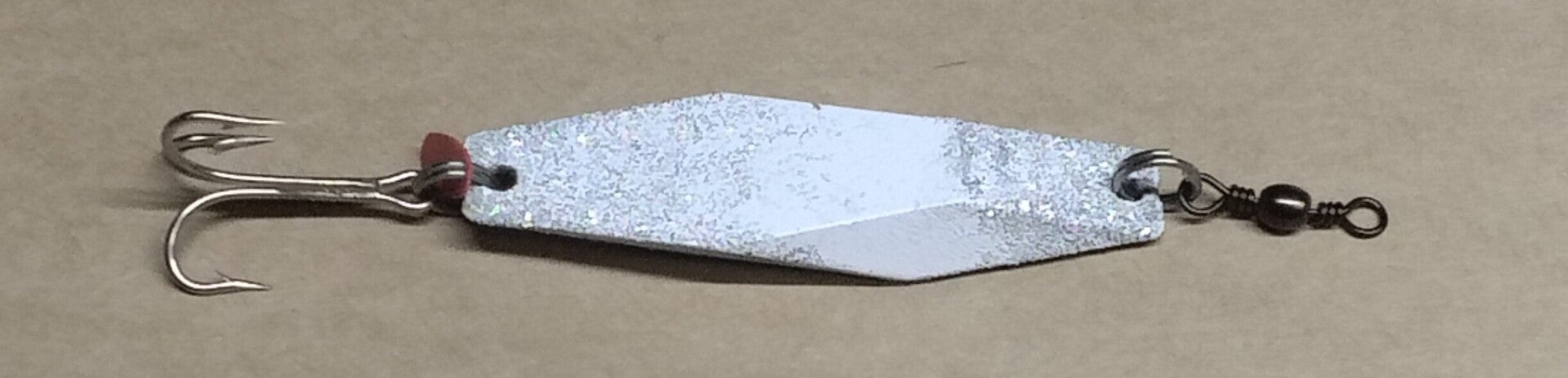 boat lure speckled white 90gms