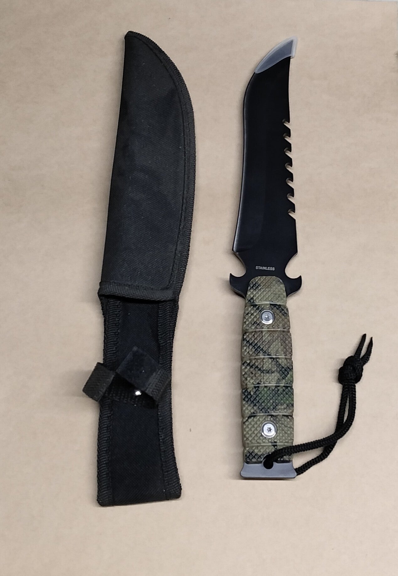 hunting knife (green)
