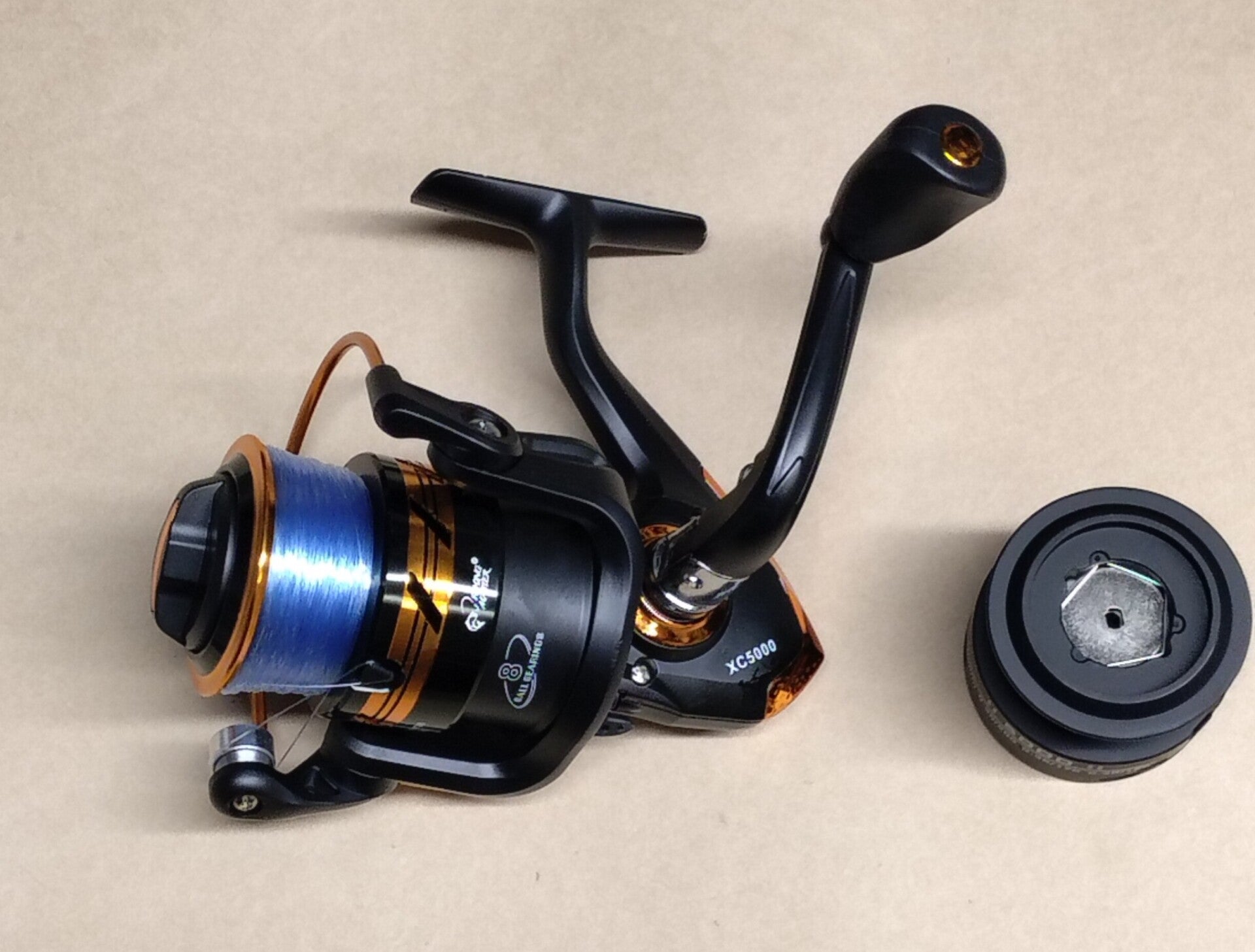 Medium reel  kawhai new 18 lbs line with spare spool