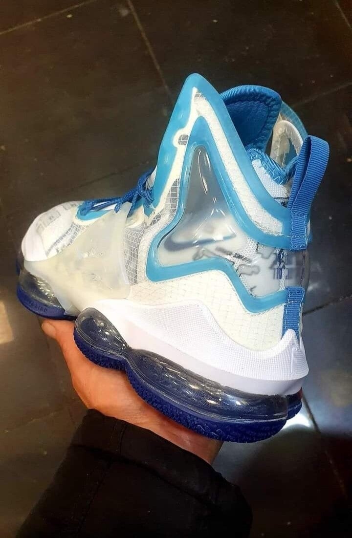 Zapatillas Nike LeBron 19