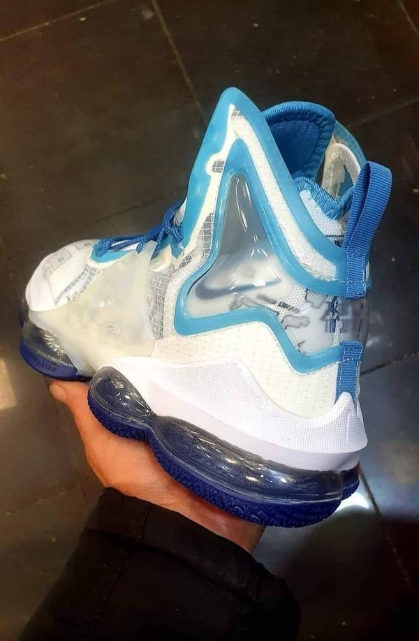 Zapatillas Nike LeBron 19